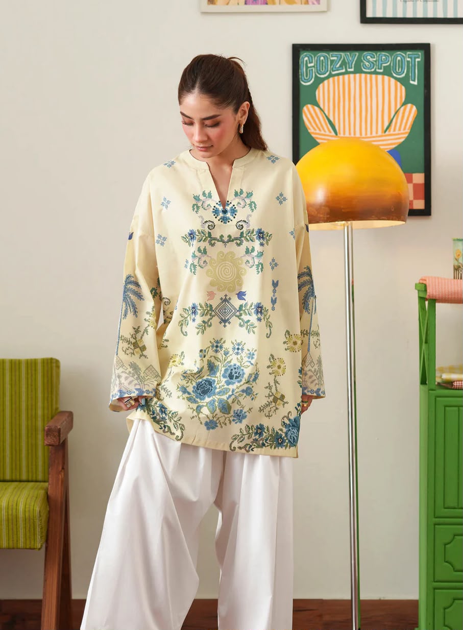Women’s Floral Printed Kurti – Elegant Pakistani Wear