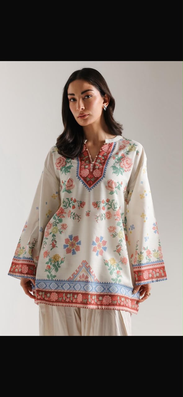 Women’s Floral Printed Kurti – Elegant Pakistani Wear