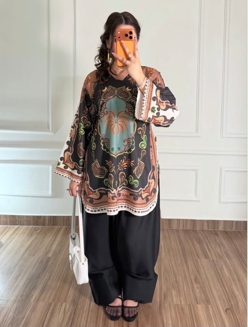 Women’s Floral Printed Kurti – Elegant Pakistani Wear