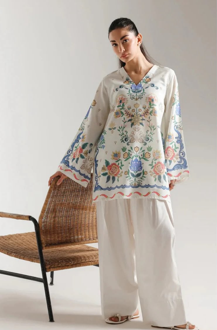 Women’s Floral Printed Kurti – Elegant Pakistani Wear